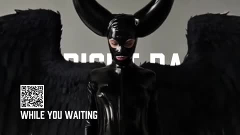 Snapshot of vinylstore chatting on 09.26.25 Diva Silvia online show from 09.26.25