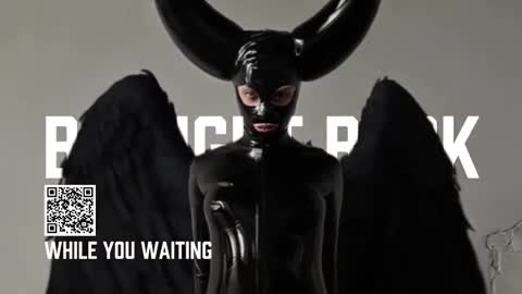 Snapshot of vinylstore chatting on 10.05.25 Diva Silvia online show from 10.05.25