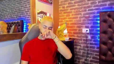 Snapshot of vinzenzrizzo chatting on 12.17.25 ---Vinzen--- online show from 12.17.25