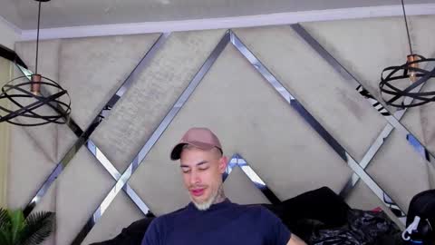 Snapshot of vinzenzrizzo chatting on 01.15.26 ---Vinzen--- online show from 01.15.26