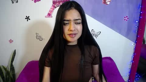 Snapshot of vio_let_ chatting on 02.09.26 Daniela online show from 02.09.26