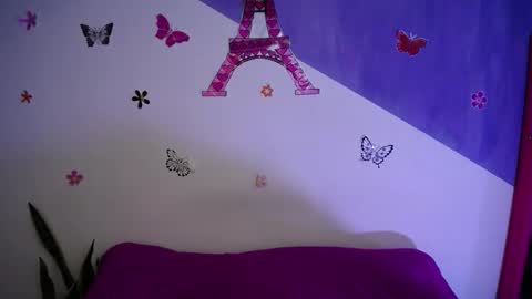 Snapshot of vio_let_ chatting on 03.11.26 Daniela online show from 03.11.26