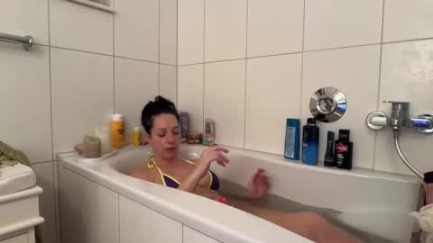 Snapshot of viola_beck chatting on 02.13.26 Vio online show from 02.13.26