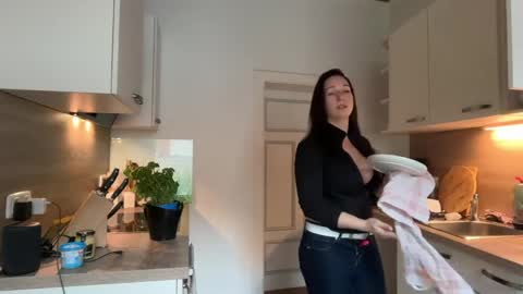 Snapshot of viola_beck chatting on 03.14.26 Vio online show from 03.14.26