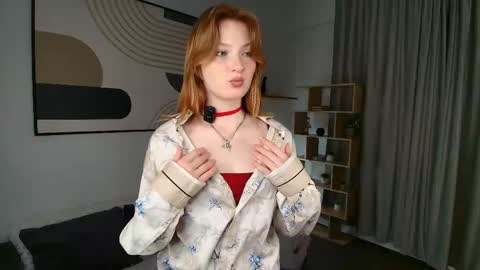 Viola but friends call me Sisi online show from 03.28.26