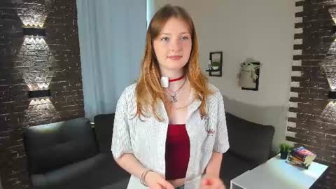 Viola but friends call me Sisi online show from 06.17.26