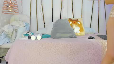 Snapshot of violeet_gray chatting on 11.27.25 violeet_gray online show from 11.27.25