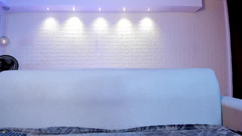 Violett  Everyday From 0530 to 1430 Col Time online show from 02.03.25