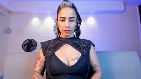 Violett  Everyday From 0530 to 1430 Col Time online show from 02.06.25