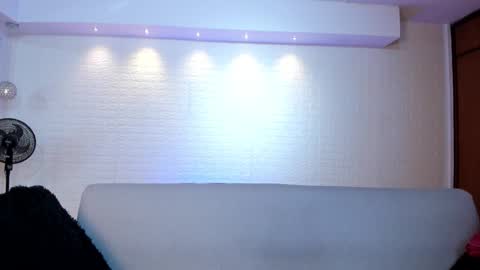 Violett  Everyday From 0530 to 1430 Col Time online show from 12.15.25