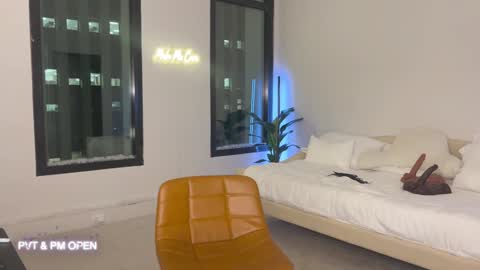 Fantasy Black Girl online show from 12.17.24