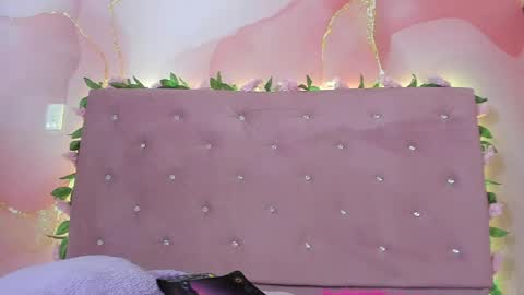 violet__taylor_ online show from 05.05.26