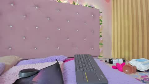violet__taylor_ online show from 06.08.26