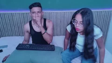 Snapshot of violet_and_dylan chatting on 12.05.25 violet_and_dylan online show from 12.05.25