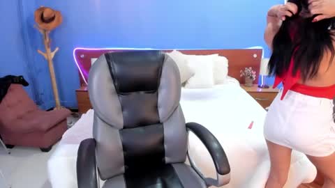 violet_anderson_ online show from 07.25.26