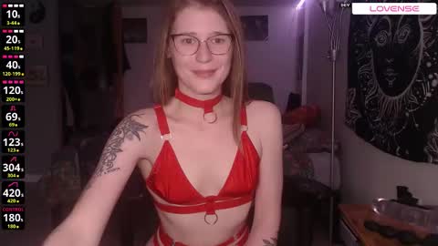 Snapshot of violet_baby_ chatting on 11.18.25 Your WetWildWhore online show from 11.18.25