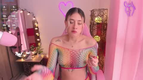 Snapshot of violet_ch chatting on 01.27.25 violet online show from 01.27.25