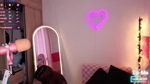 Snapshot of violet_ch chatting on 09.29.25 violet online show from 09.29.25