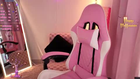 Snapshot of violet_ch chatting on 10.11.25 violet online show from 10.11.25