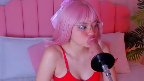 Snapshot of violet_cortez chatting on 10.17.25 Vio online show from 10.17.25