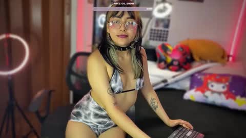 Violete Hentai01 online show from 02.19.25