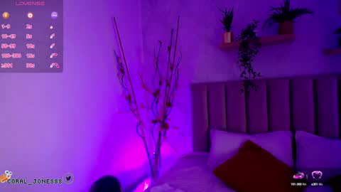 Snapshot of violet_jonesss chatting on 01.27.25 Violet Jones online show from 01.27.25