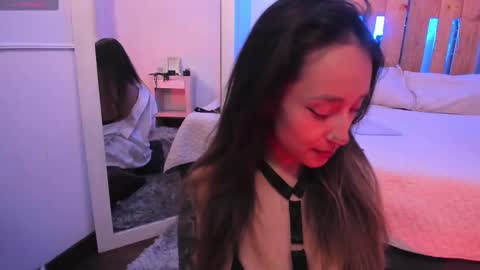 Snapshot of violet_jonesss chatting on 09.29.25 Violet Jones online show from 09.29.25