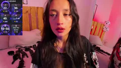 Snapshot of violet_jonesss chatting on 07.02.26 Violet Jones online show from 07.02.26
