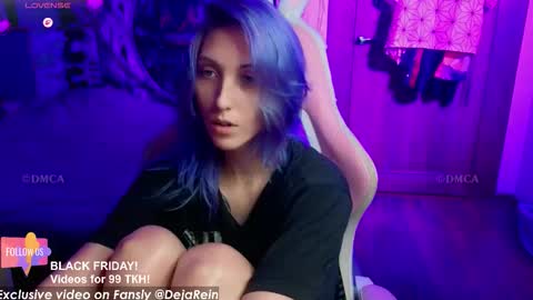 Snapshot of violet_noir_ chatting on 11.24.25 Deya online show from 11.24.25