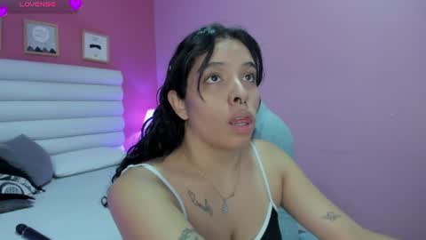Snapshot of violet_sinclair chatting on 07.18.26 violet_sinclair online show from 07.18.26