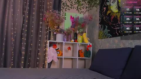 Violet online show from 10.25.25