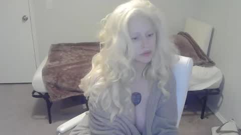 Snapshot of violet_winter97 chatting on 12.08.24 violet_winter97 online show from 12.08.24