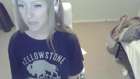 Snapshot of violet_winter97 chatting on 01.10.25 violet_winter97 online show from 01.10.25