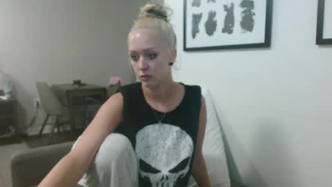 Snapshot of violet_winter97 chatting on 09.17.25 violet_winter97 online show from 09.17.25
