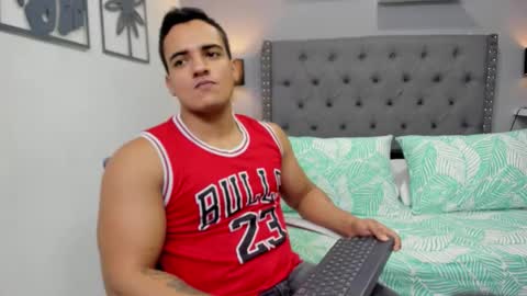 VIOLETA AND MAXX online show from 10.25.25