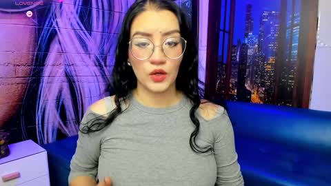 Snapshot of violeta_diazz chatting on 12.26.24     online show from 12.26.24