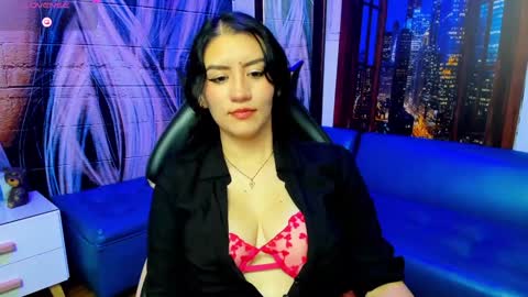 Snapshot of violeta_diazz chatting on 12.28.24     online show from 12.28.24