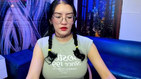 Snapshot of violeta_diazz chatting on 01.15.25     online show from 01.15.25