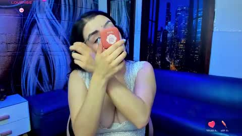 Snapshot of violeta_diazz chatting on 02.18.25     online show from 02.18.25