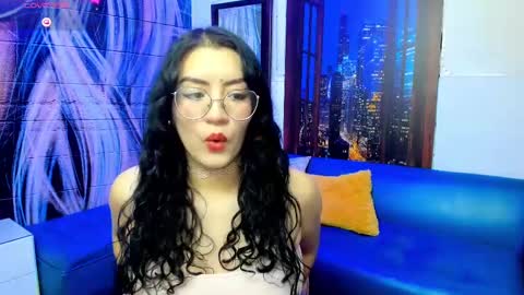 Snapshot of violeta_diazz chatting on 02.28.25     online show from 02.28.25