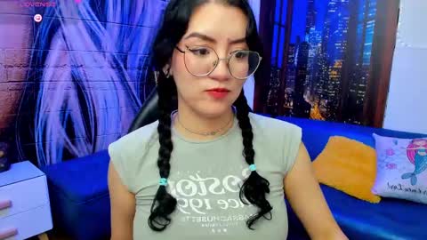 Snapshot of violeta_diazz chatting on 03.06.25     online show from 03.06.25