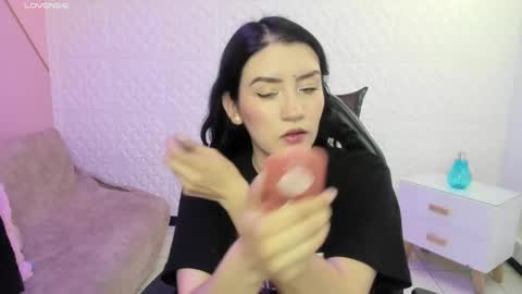 Snapshot of violeta_diazz chatting on 09.20.25     online show from 09.20.25