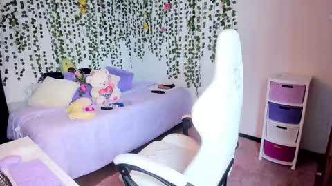 Violeta online show from 12.04.24