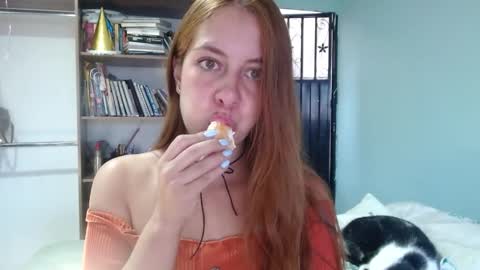 Snapshot of violeta_peter69 chatting on 01.10.26 Violeta Peter online show from 01.10.26