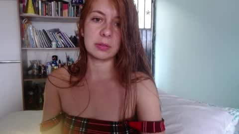 Snapshot of violeta_peter69 chatting on 03.25.26 Violeta Peter online show from 03.25.26