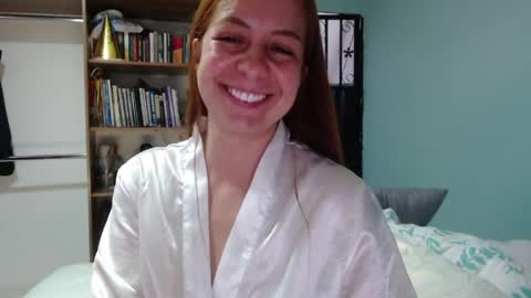 Snapshot of violeta_peter69 chatting on 04.04.26 Violeta Peter online show from 04.04.26