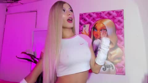 Snapshot of violeta_prince chatting on 10.18.25 Violeta Princess Please help me with your thumbs up its important online show from 10.18.25