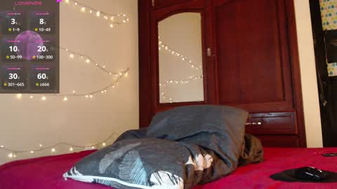 Snapshot of violetabitch chatting on 01.22.25 Violetta Morningstar online show from 01.22.25