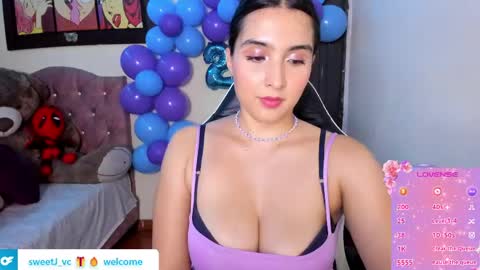 Snapshot of violetalee chatting on 05.19.26 Jimena online show from 05.19.26