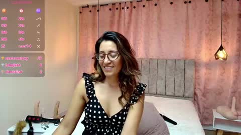 Snapshot of violetascott_ chatting on 03.06.25 VIOLETA online show from 03.06.25